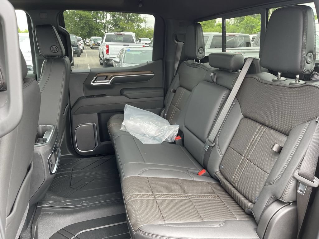 New 2026 Chevrolet Silverado 1500 High Country w/ Midnight Edition AWD/4WD image 22