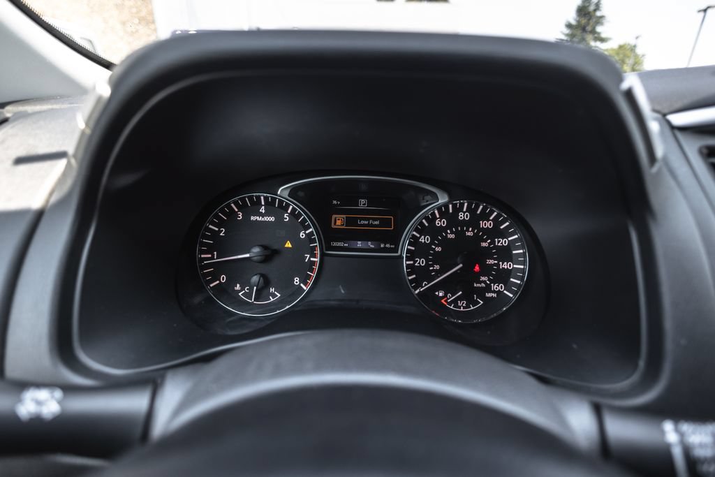 Used 2019 Nissan Pathfinder SL FWD image 10