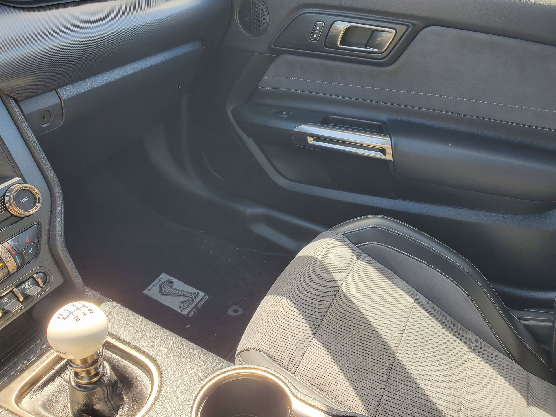 Used 2019 Ford Mustang Shelby GT350 w/ Technology Package RWD image 20