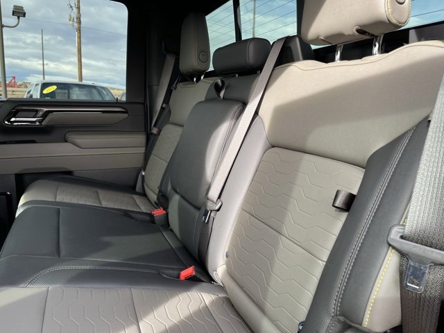 Used 2025 Chevrolet Silverado 2500 ZR2 w/ Technology Package image 16