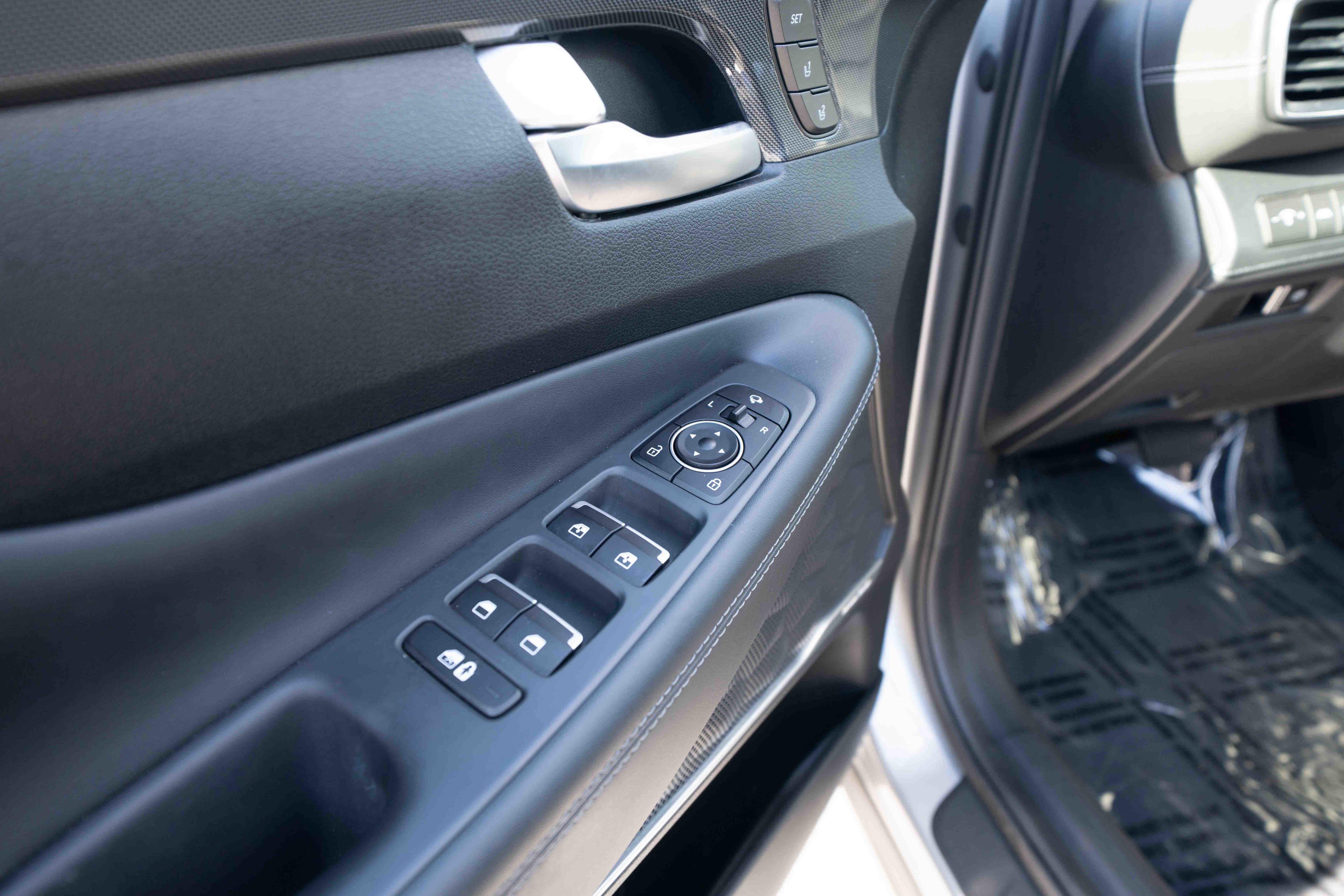 Used 2022 Hyundai Santa Fe Limited image 7