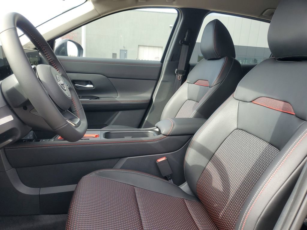 New 2025 Nissan Kicks SR image 11