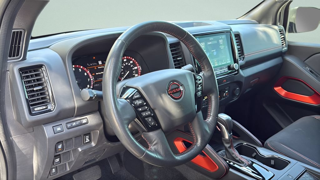 Used 2022 Nissan Frontier Pro-X RWD image 13