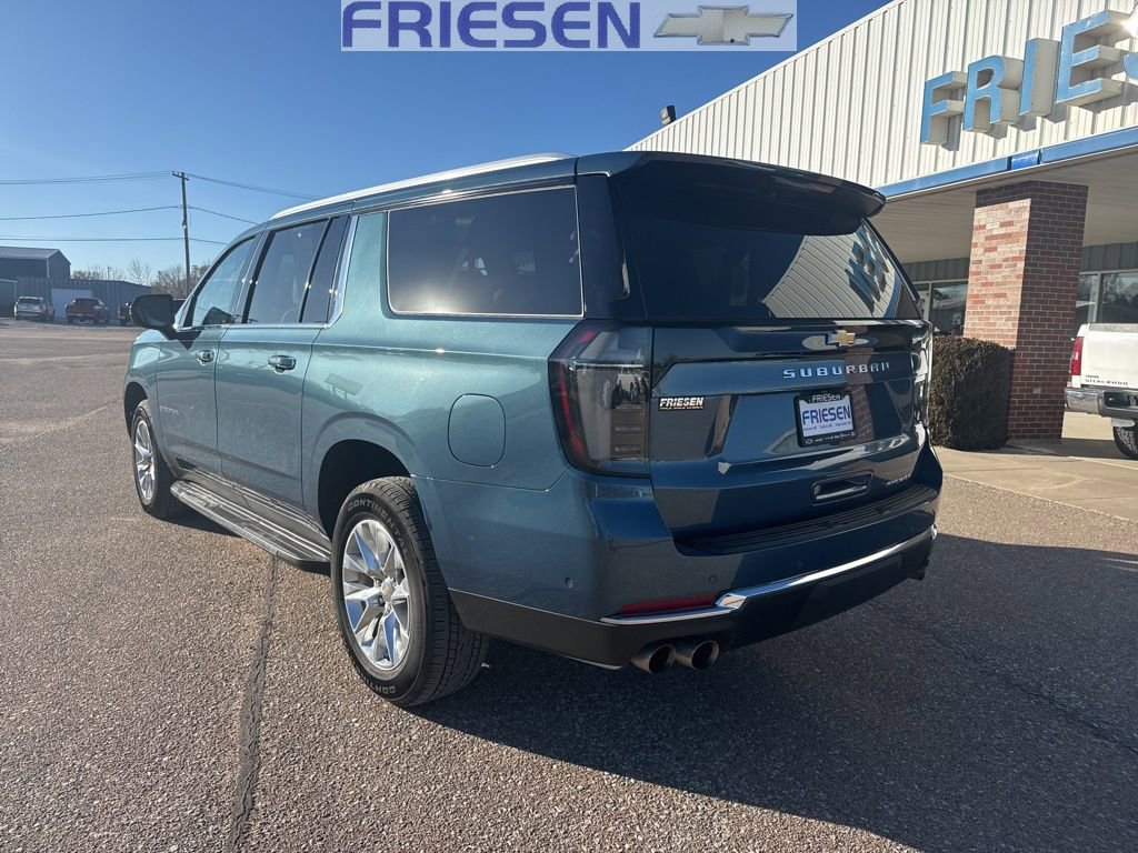 Used 2025 Chevrolet Suburban Premier image 3