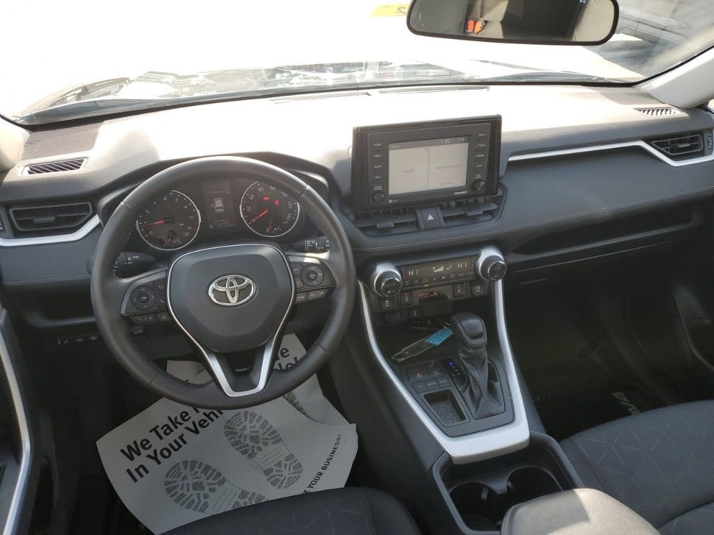 Used 2021 Toyota RAV4 XLE image 25
