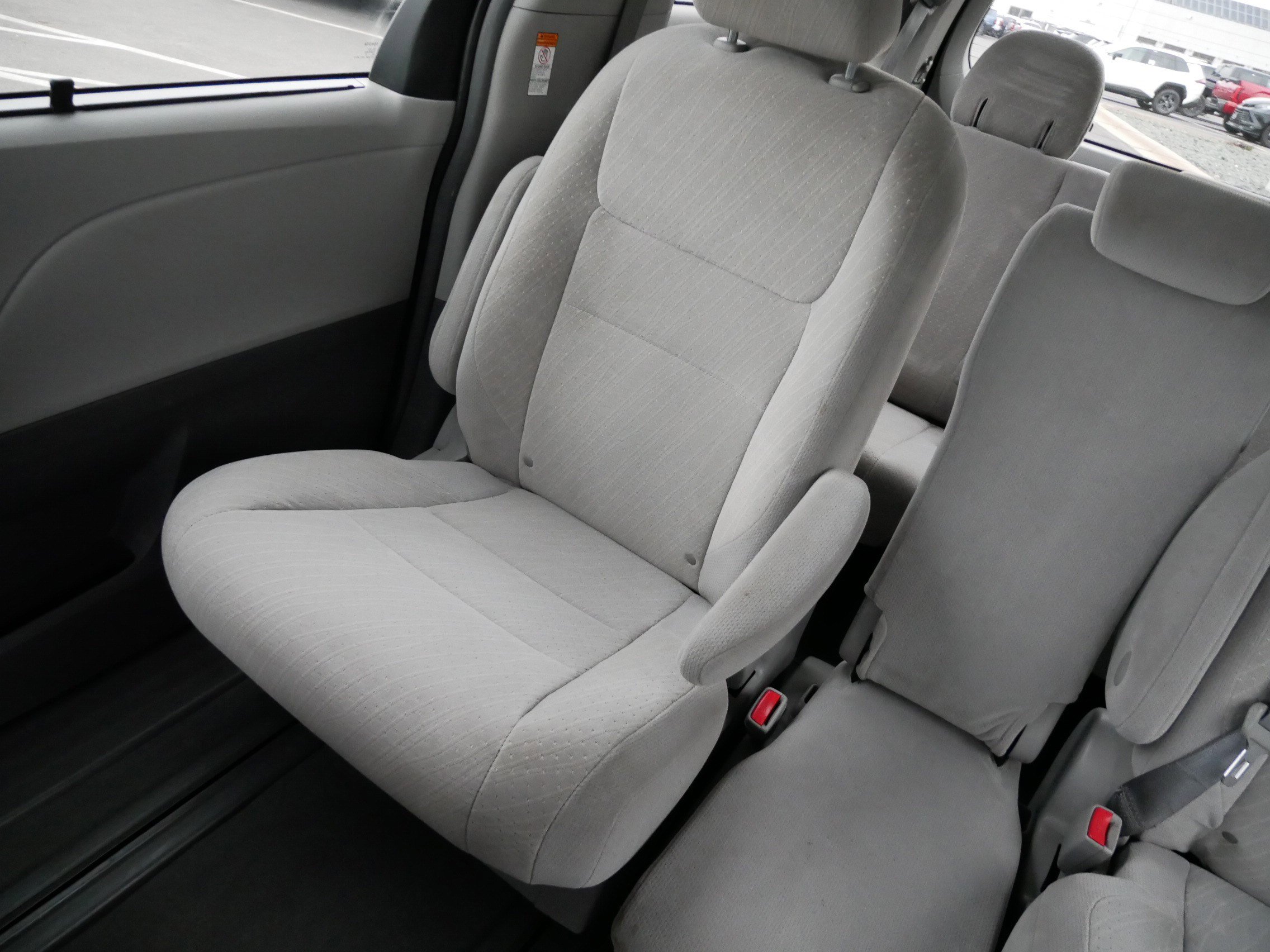 Used 2019 Toyota Sienna LE FWD image 12