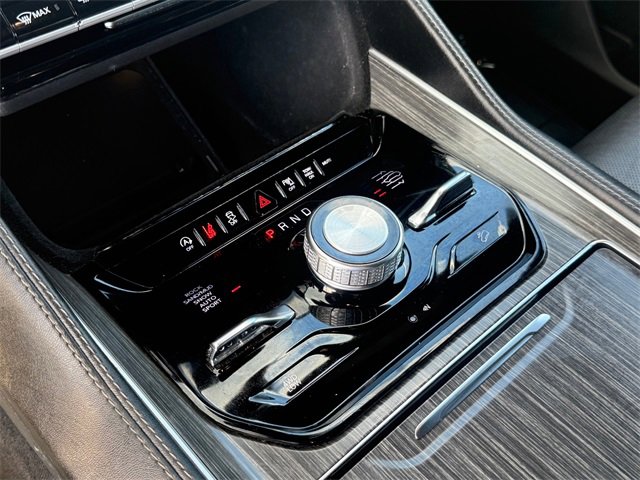 Used 2024 Jeep Wagoneer Series III w/ Flexible Seating Group image 14