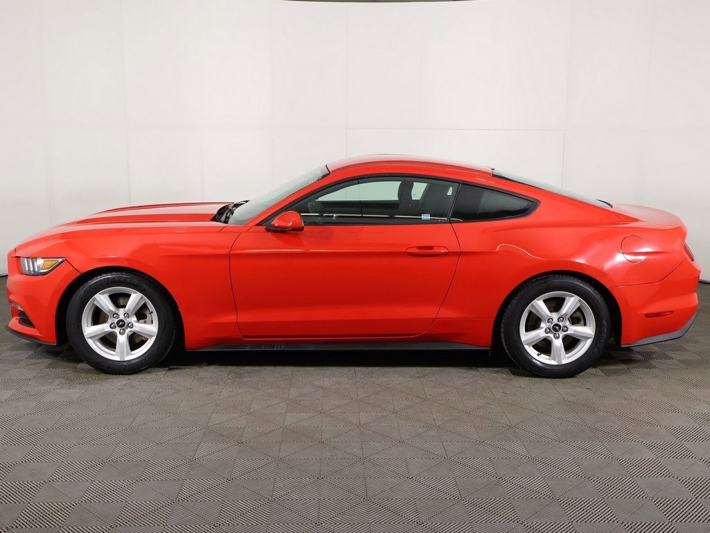 Used 2017 Ford Mustang Coupe image 14
