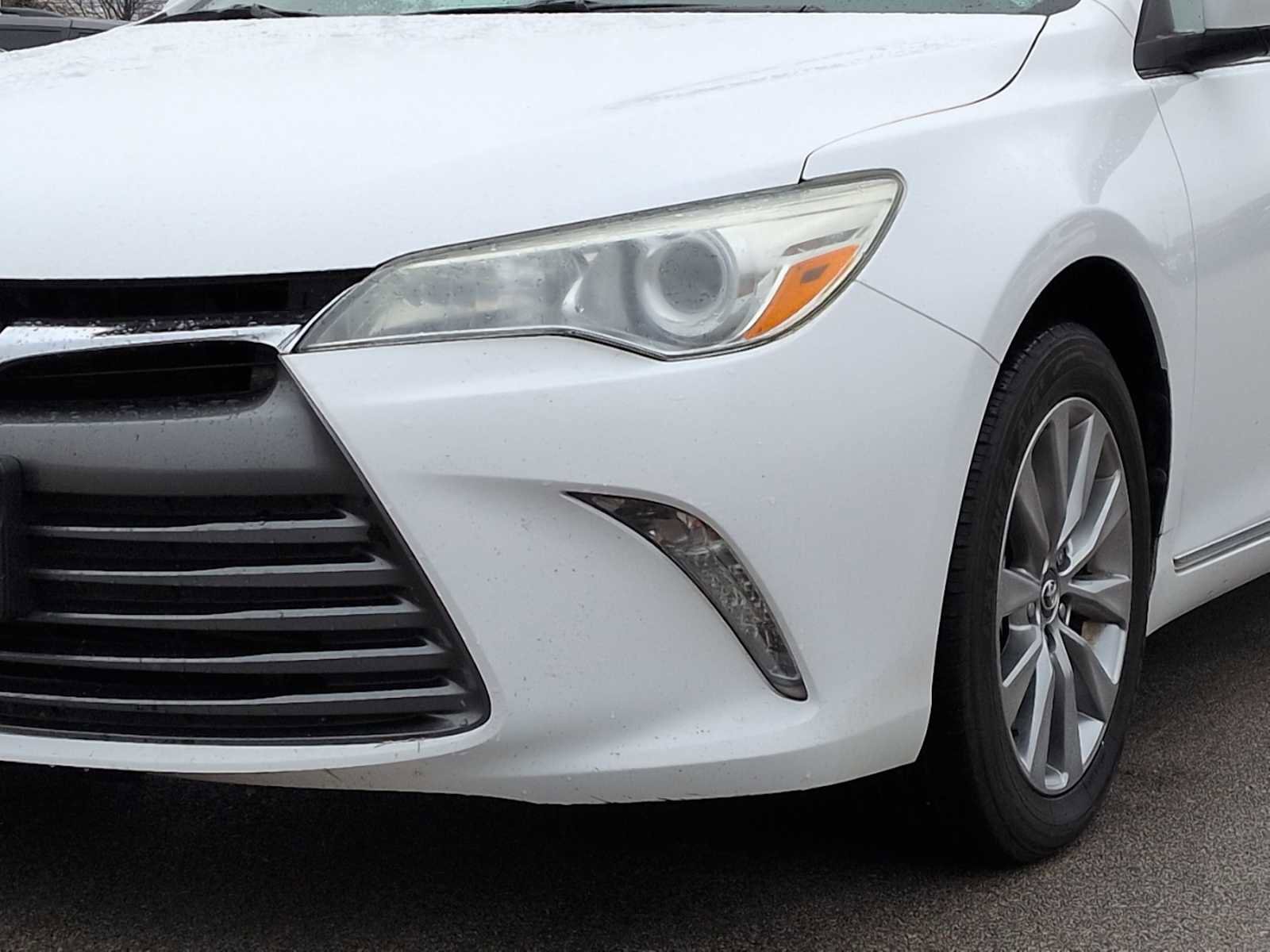 Used 2016 Toyota Camry XLE w/ Moonroof Package image 11