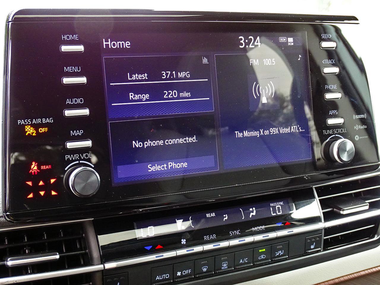 Used 2024 Toyota Sienna XLE FWD image 31