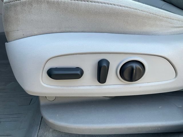 Used 2023 GMC Acadia SLE w/ Driver Convenience Package AWD/4WD image 6