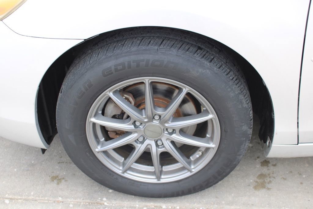 Used 2009 Toyota Camry LE FWD image 11