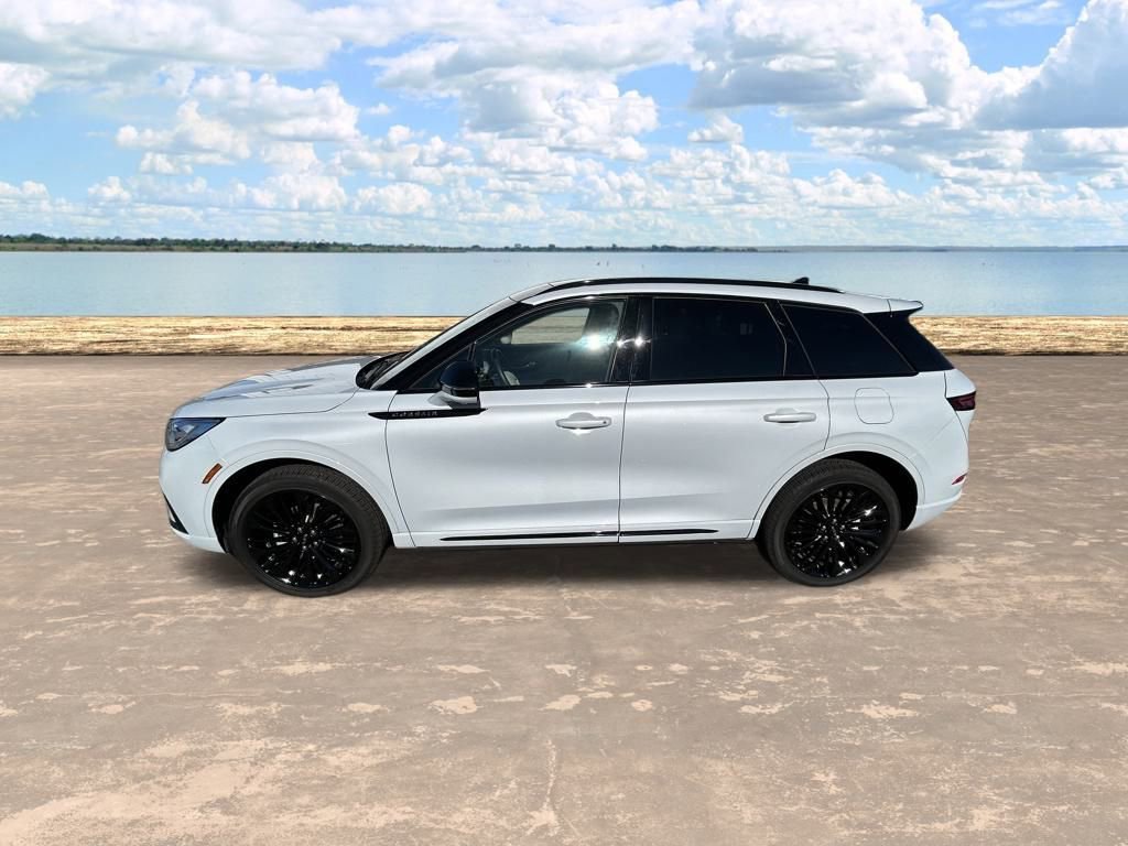 Used 2025 Lincoln Corsair Reserve w/ Equipment Group 202A image 12