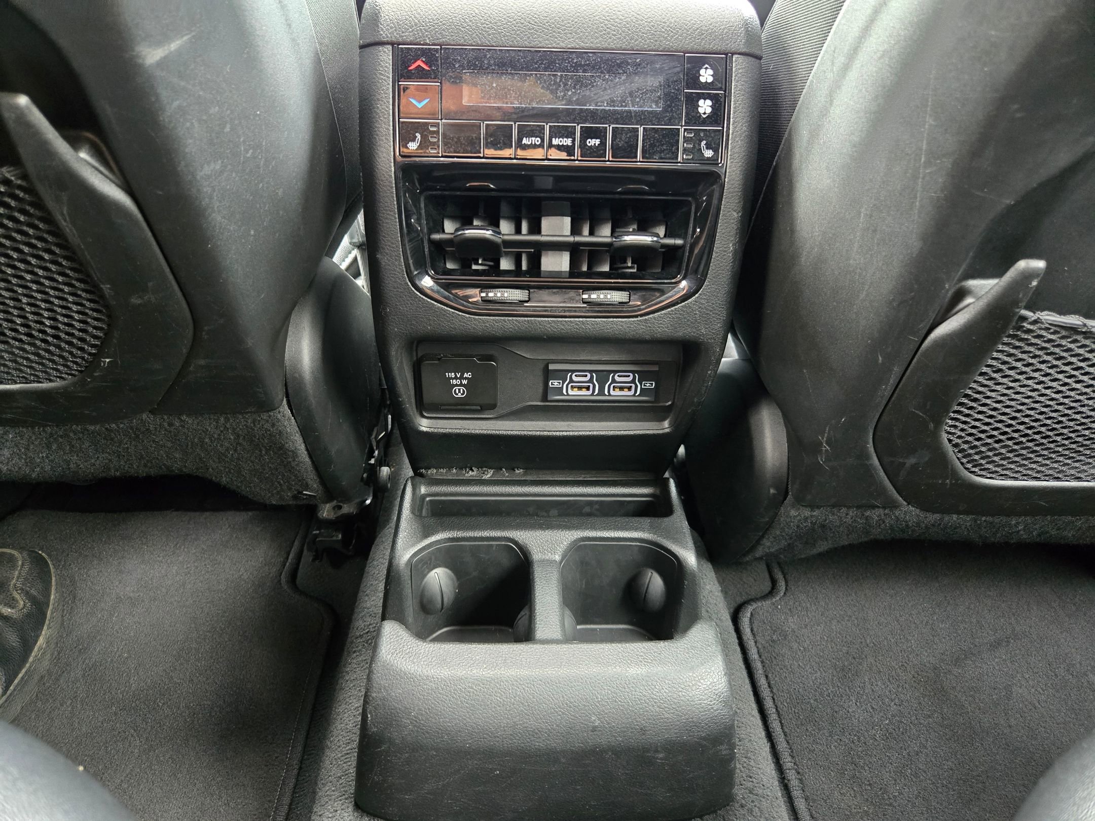 Used 2024 Jeep Grand Cherokee L Limited w/ Luxury Tech Group II AWD/4WD image 37