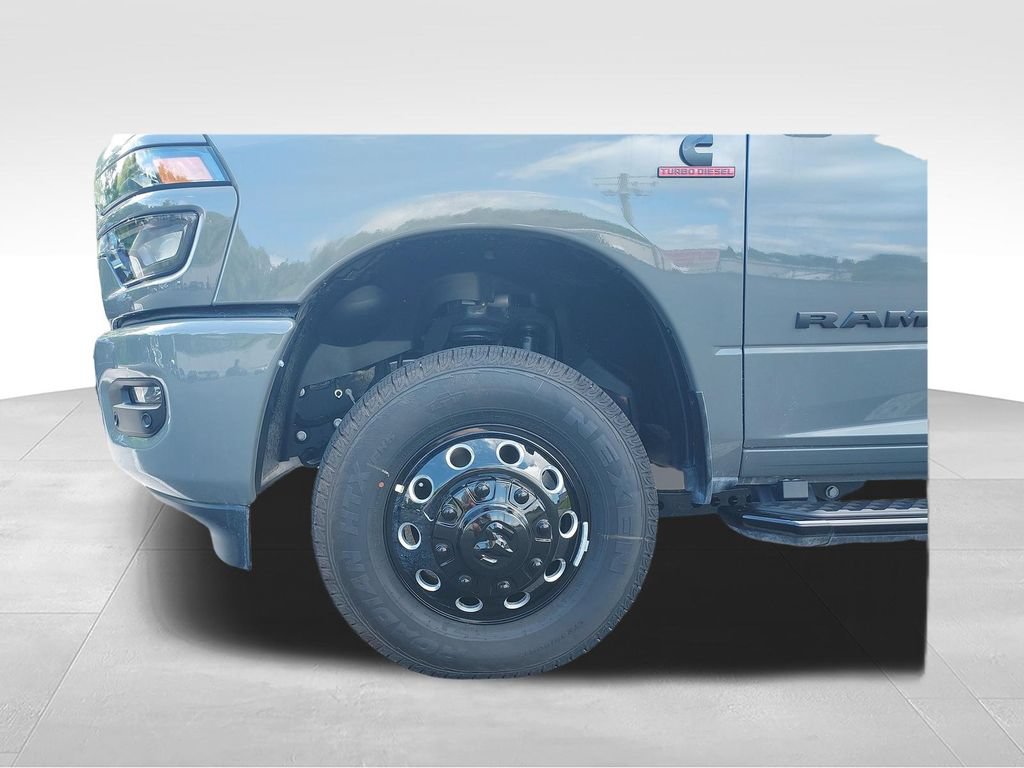 New 2026 RAM 3500 Big Horn AWD/4WD image 25