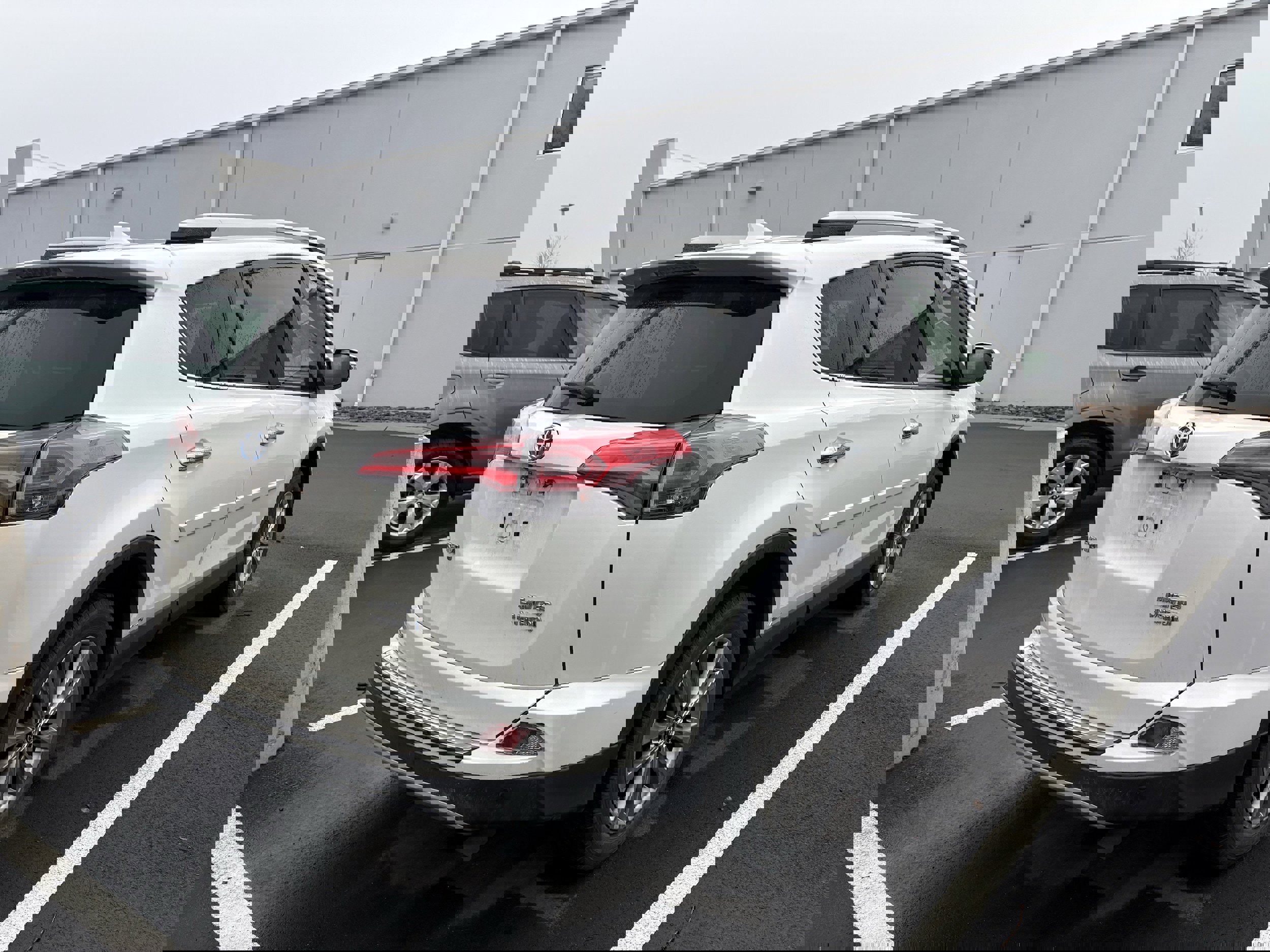 Used 2018 Toyota RAV4 Limited w/ Advanced Technology Package image 6