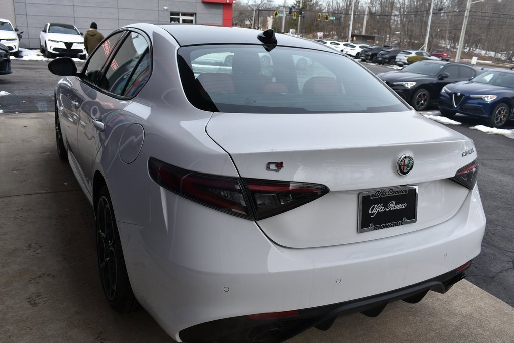 New 2025 Alfa Romeo Giulia AWD image 5