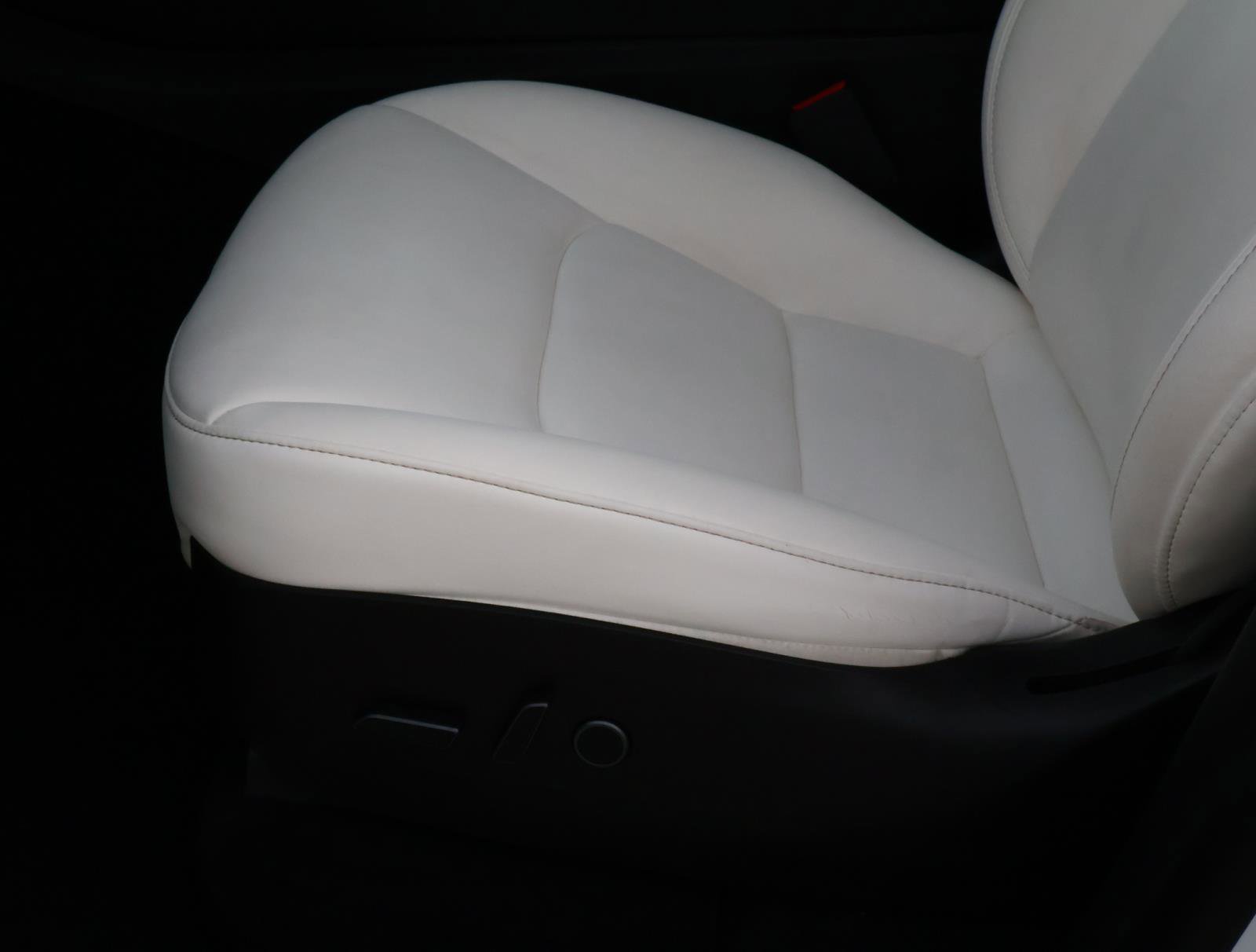 Used 2022 Tesla Model Y Performance image 12