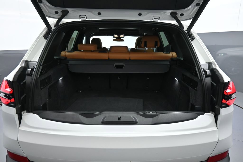Used 2024 BMW X5 xDrive40i w/ Premium Package AWD/4WD image 24