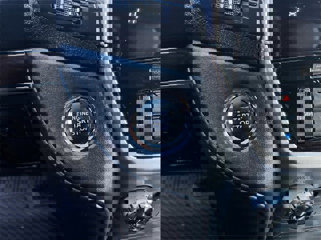 Used 2017 Toyota Land Cruiser image 22