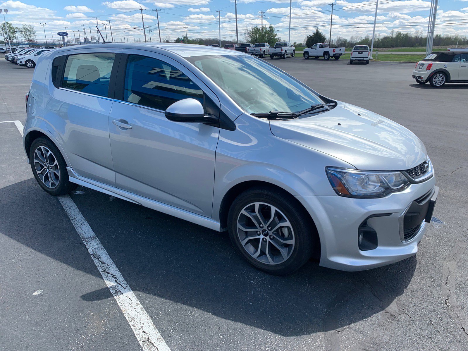 Used 2019 Chevrolet Sonic LT FWD image 4