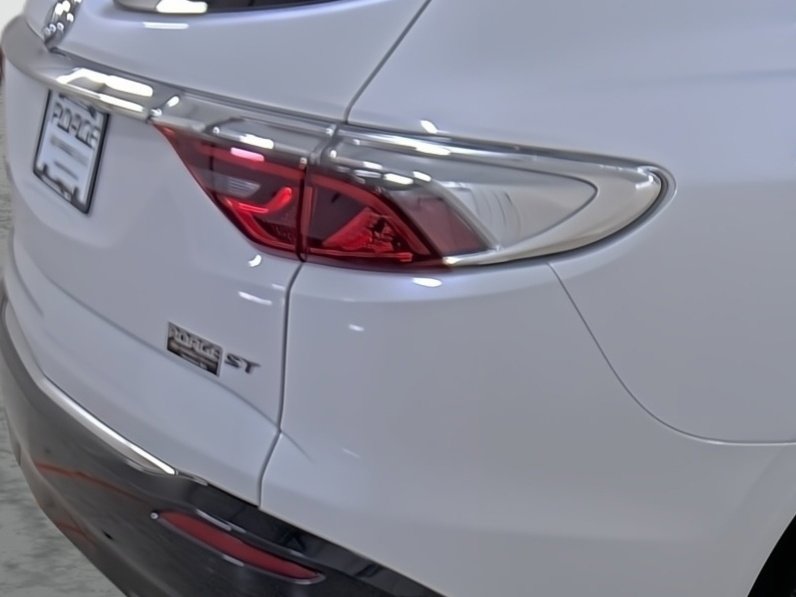 Used 2022 Buick Enclave Essence w/ Experience Buick Package image 13