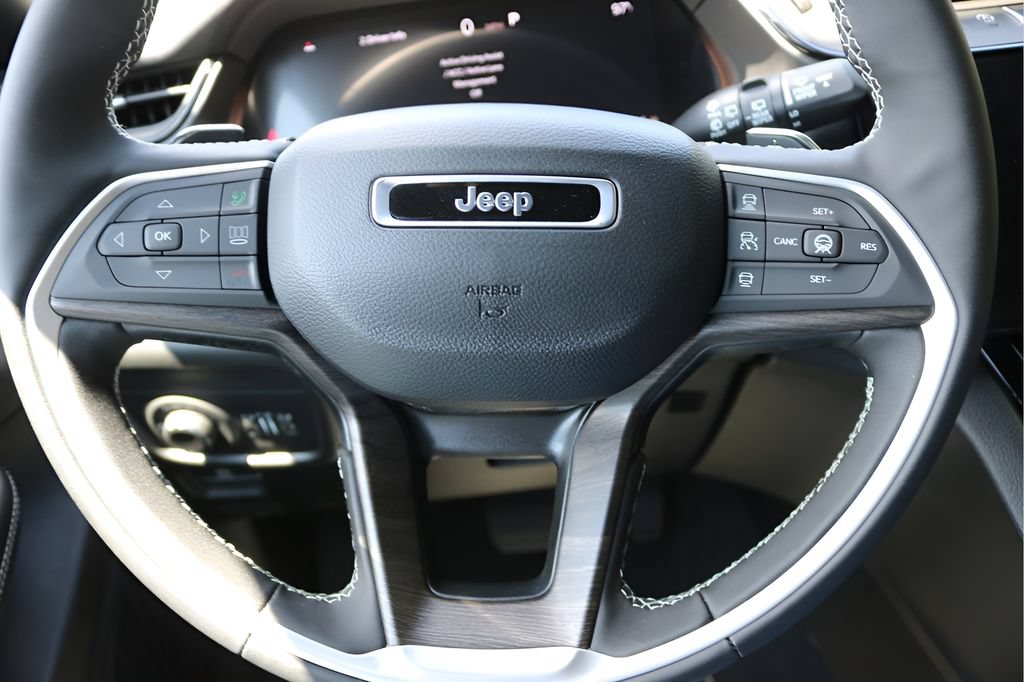 New 2027 Jeep Grand Cherokee Altitude AWD/4WD image 22