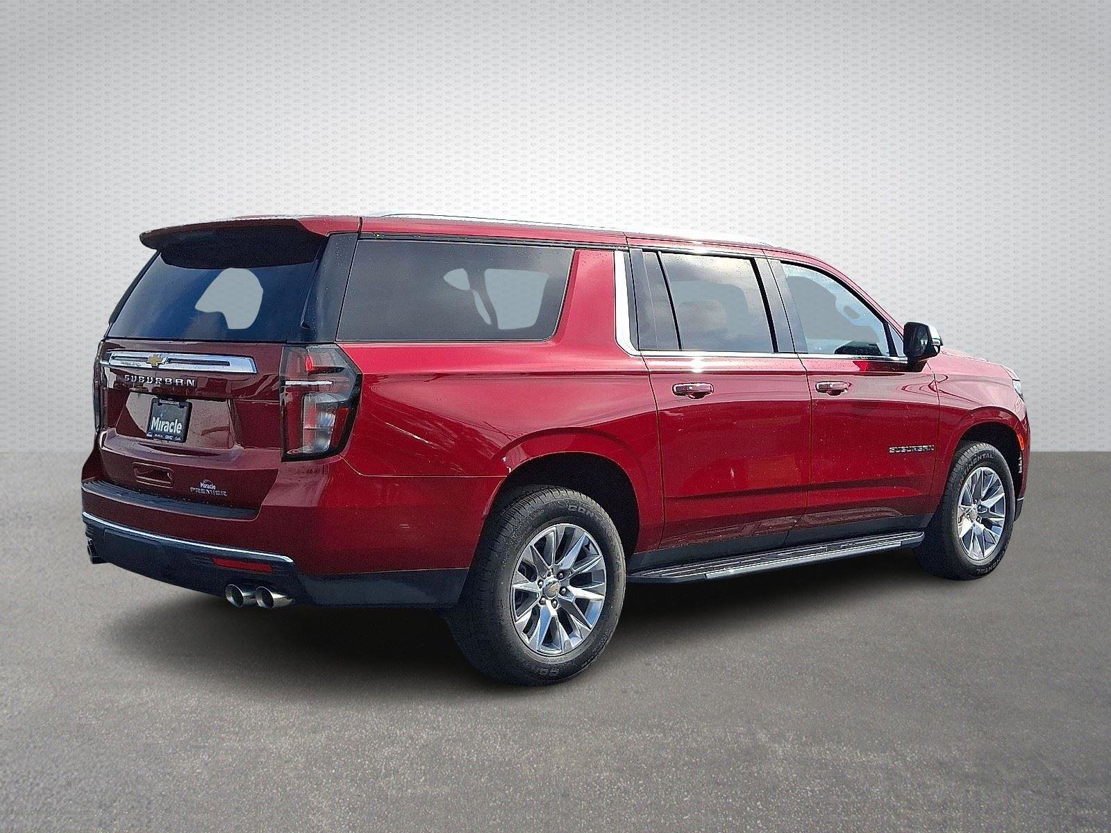 Used 2024 Chevrolet Suburban Premier w/ Premium Package image 6