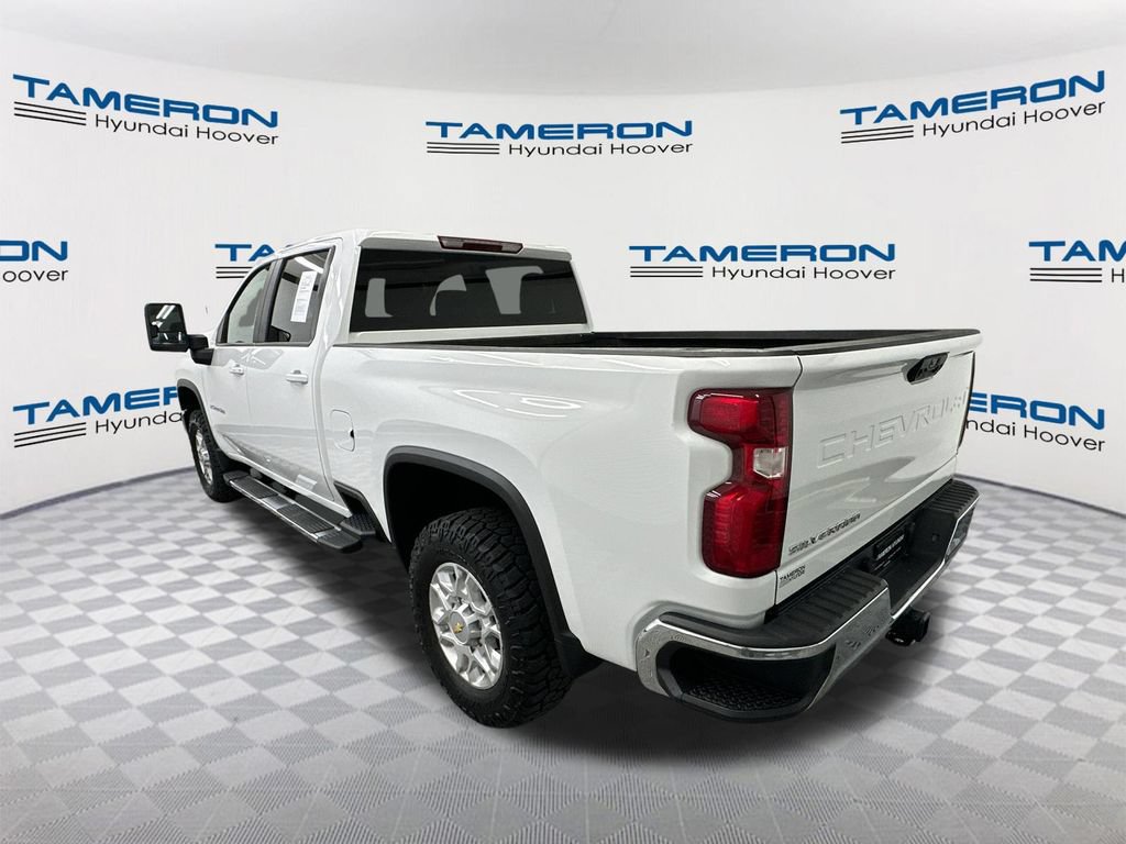 Used 2025 Chevrolet Silverado 2500 LT AWD/4WD image 3