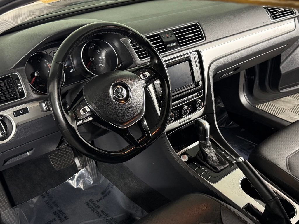Used 2019 Volkswagen Passat 2.0T Wolfsburg FWD image 11
