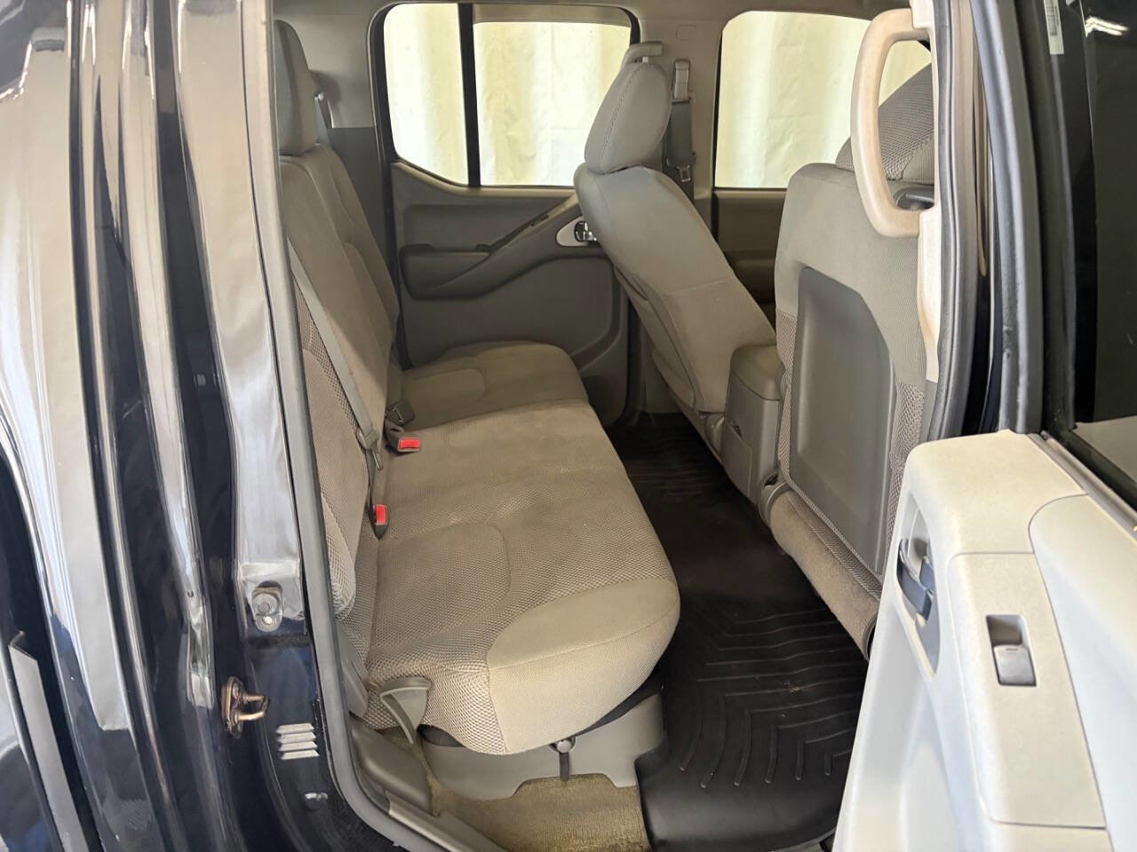 Used 2014 Nissan Frontier SV AWD/4WD image 36