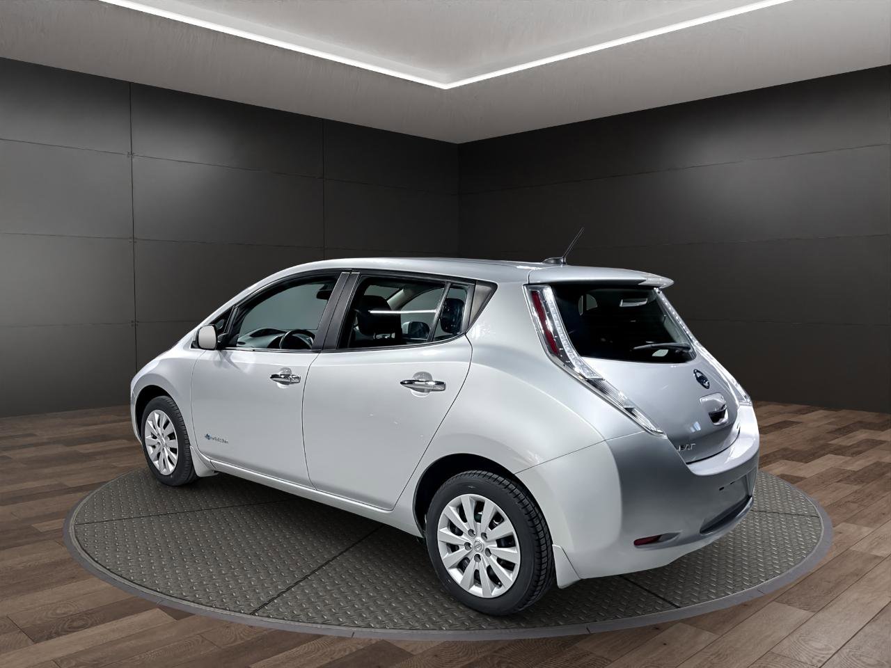 Used 2015 Nissan Leaf S w/ Charge Package image 6