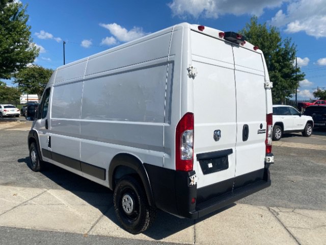 Used 2025 RAM ProMaster 2500 w/ Convenience Group FWD image 2