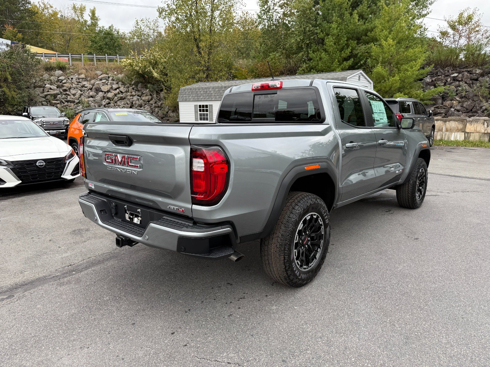 New 2026 GMC Canyon AT4 w/ Off-Road Front Bumper Package AWD/4WD image 5