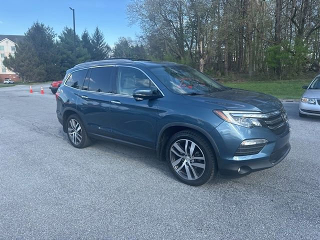 Used 2017 Honda Pilot Touring image 3