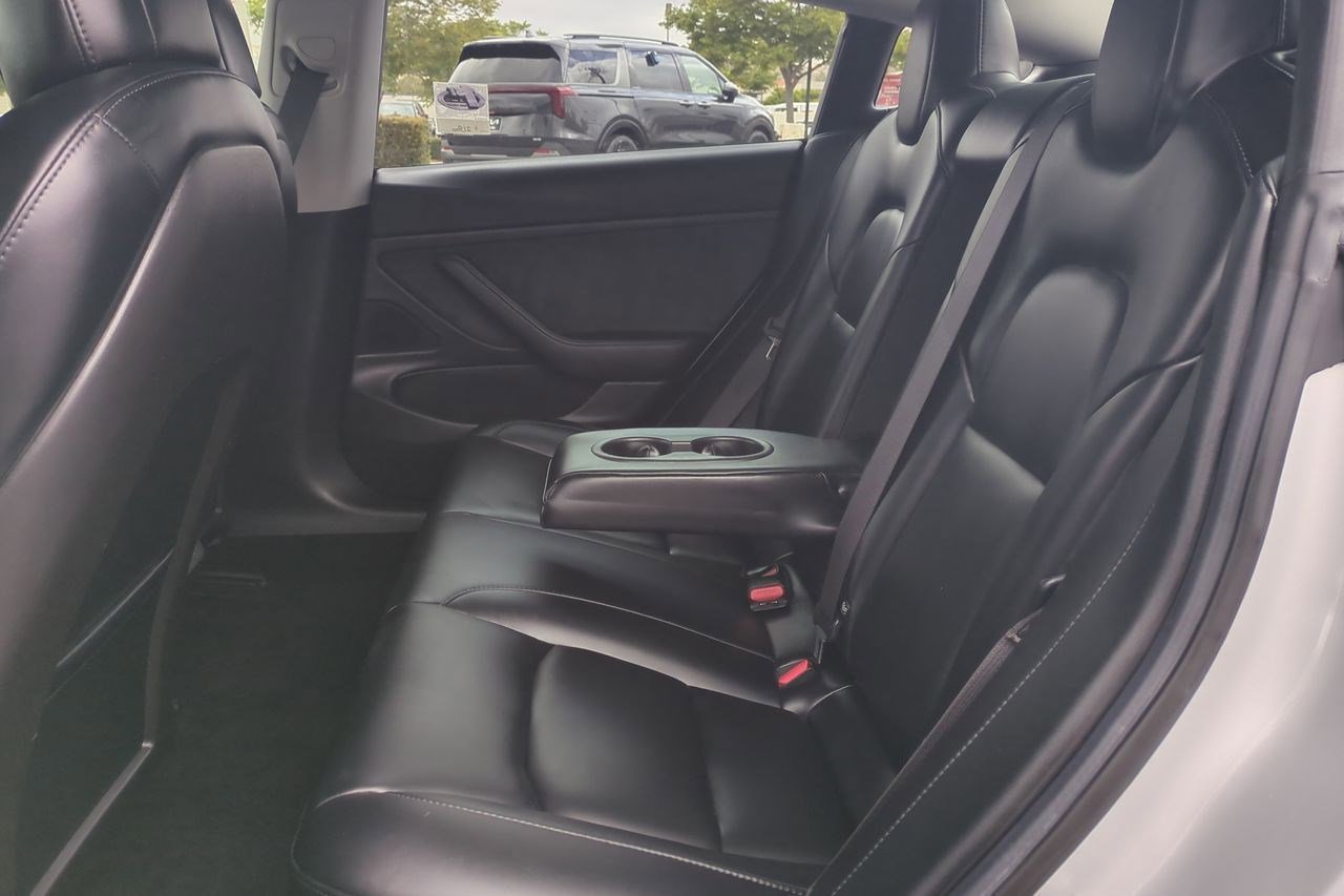 Used 2018 Tesla Model 3 RWD image 23