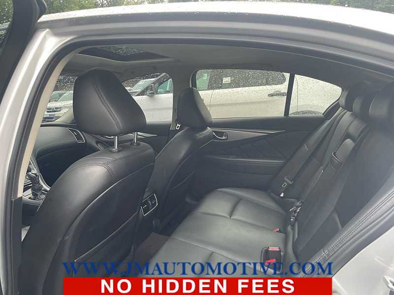 Used 2019 INFINITI Q50 Luxe w/ Essential Package (3.0T Luxe) AWD/4WD image 3