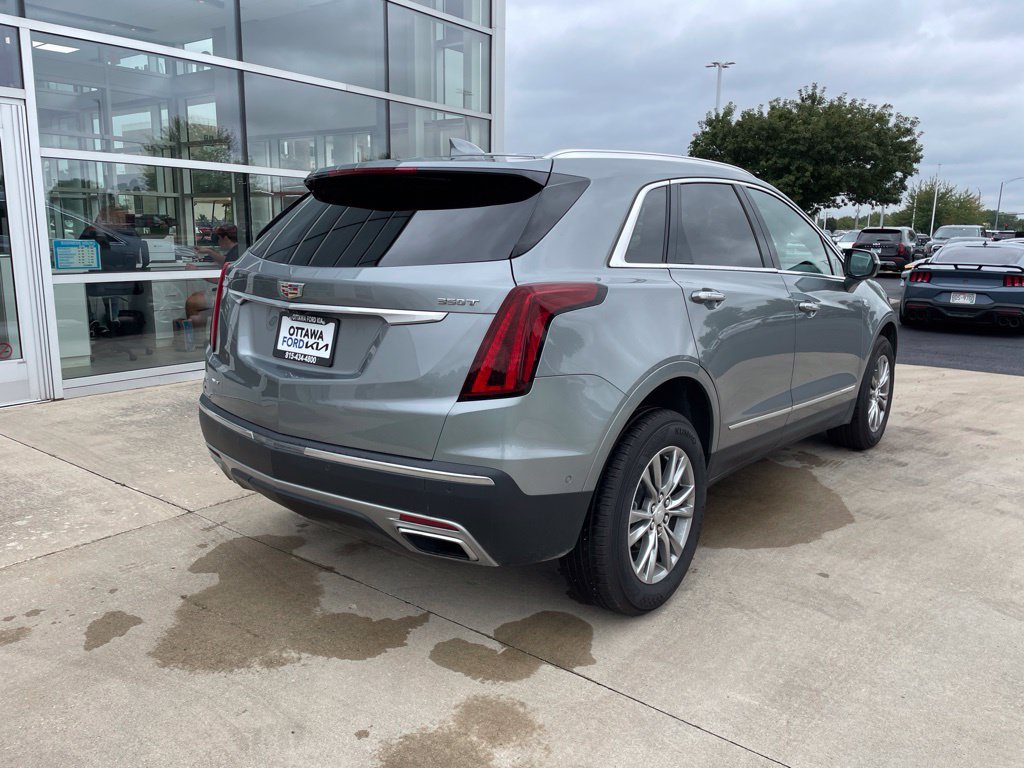 Used 2023 Cadillac XT5 Premium Luxury w/ Technology Package AWD/4WD image 5
