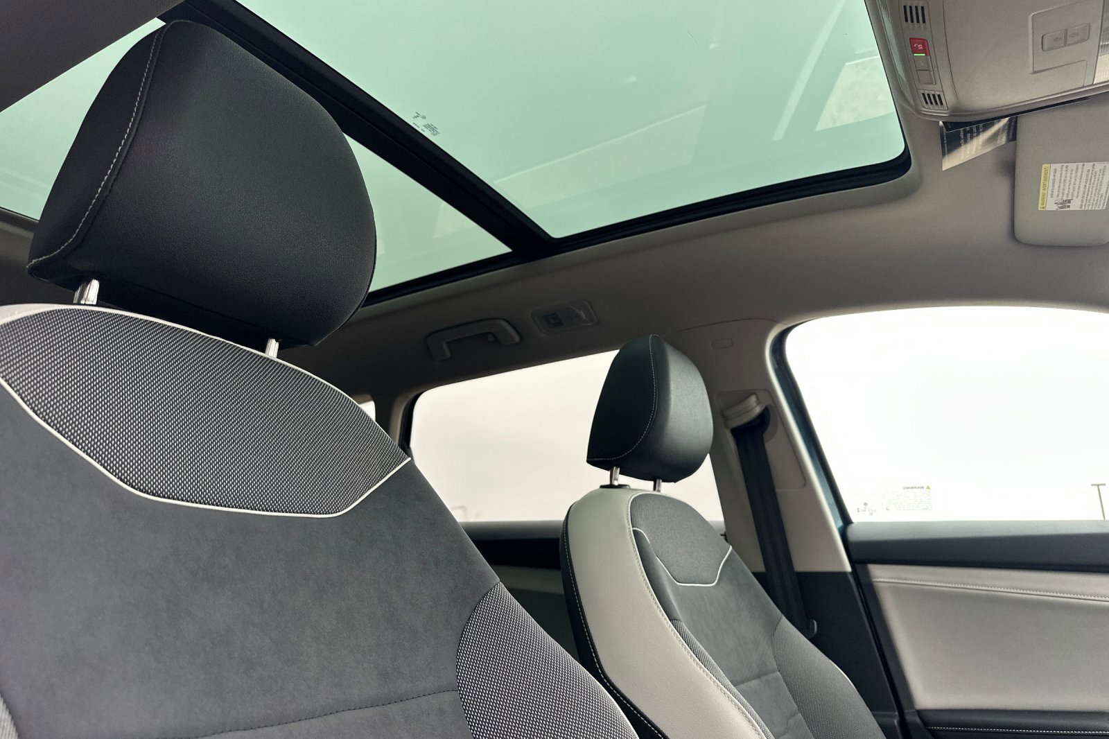 New 2026 Volkswagen Taos SE image 17