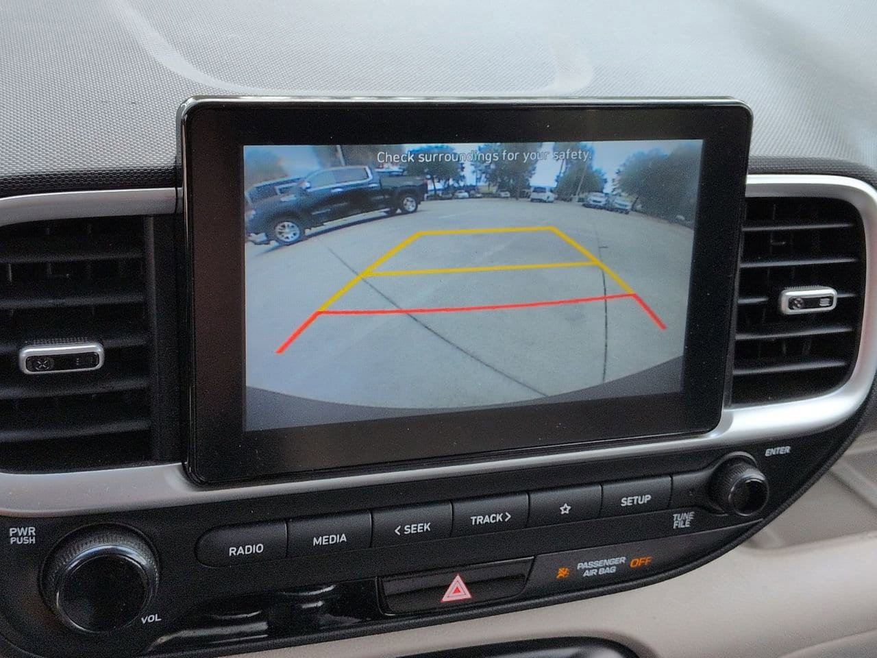 Used 2020 Hyundai Venue SEL FWD image 16