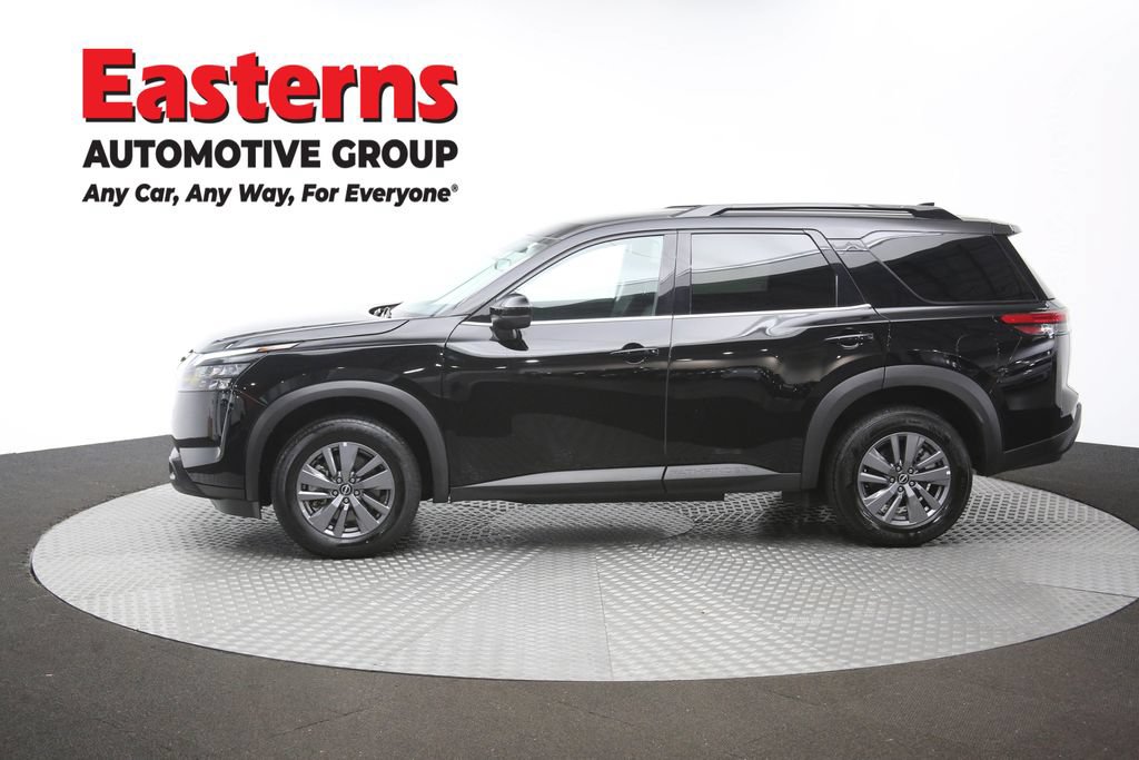 Used 2025 Nissan Pathfinder SV FWD image 61