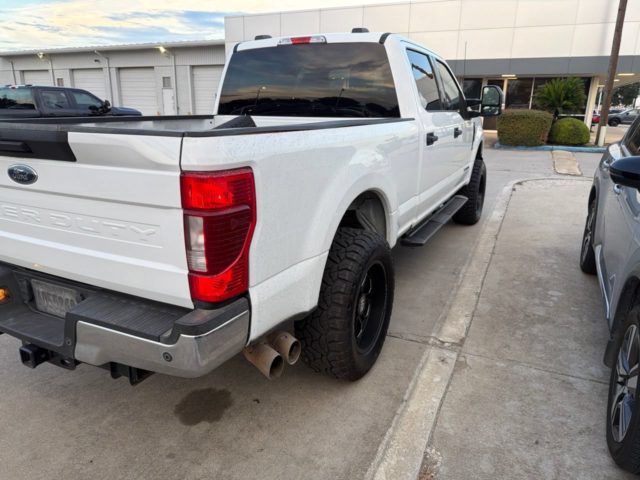 Used 2022 Ford F250 XLT w/ XLT Value Package AWD/4WD image 3