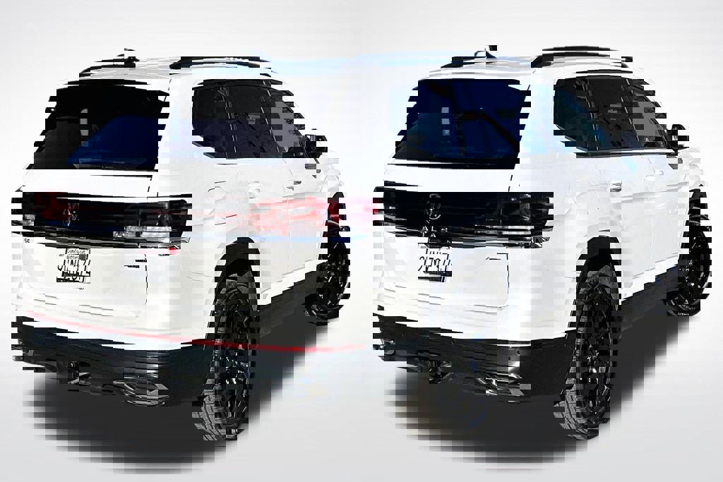 Certified 2026 Volkswagen Atlas SE w/ Black Wheel Package image 10