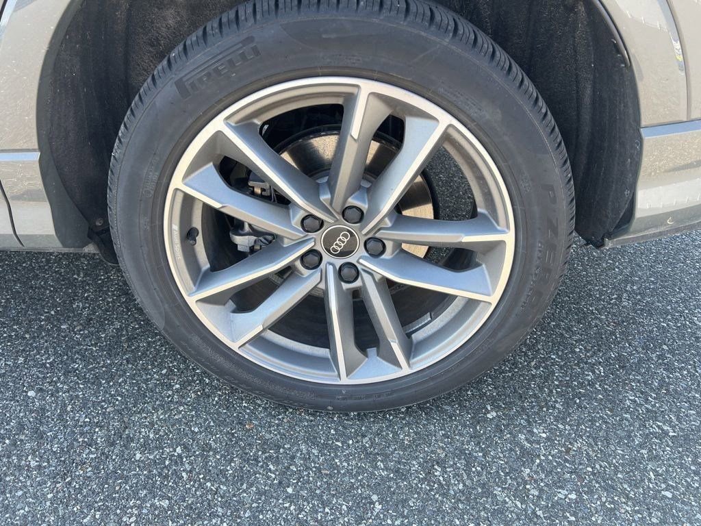 Used 2025 Audi Q3 2.0T Premium w/ Convenience Package image 6