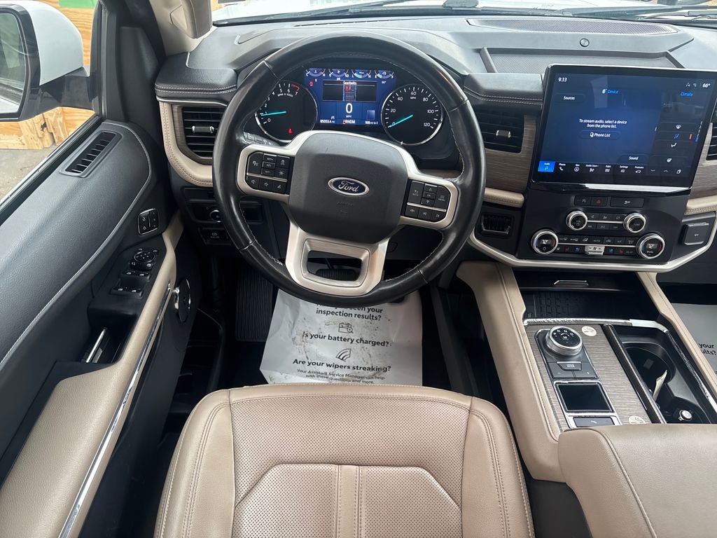 Used 2023 Ford Expedition Limited image 2