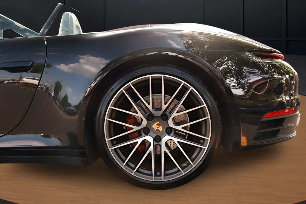 Used 2021 Porsche 911 Carrera RWD image 6
