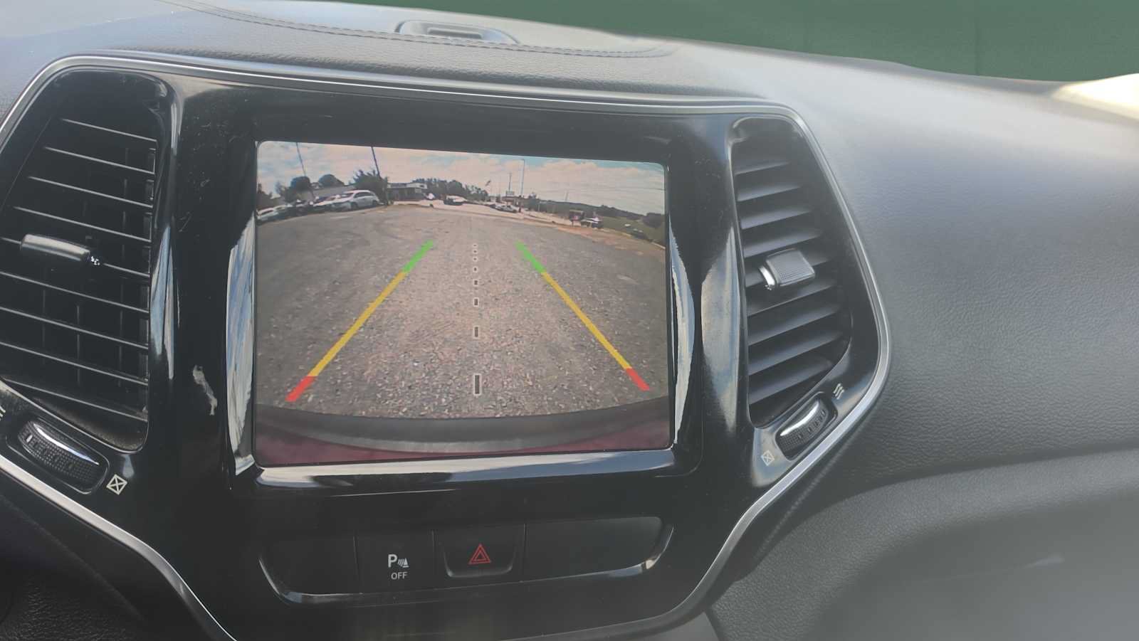 Used 2019 Jeep Cherokee Limited AWD/4WD image 9