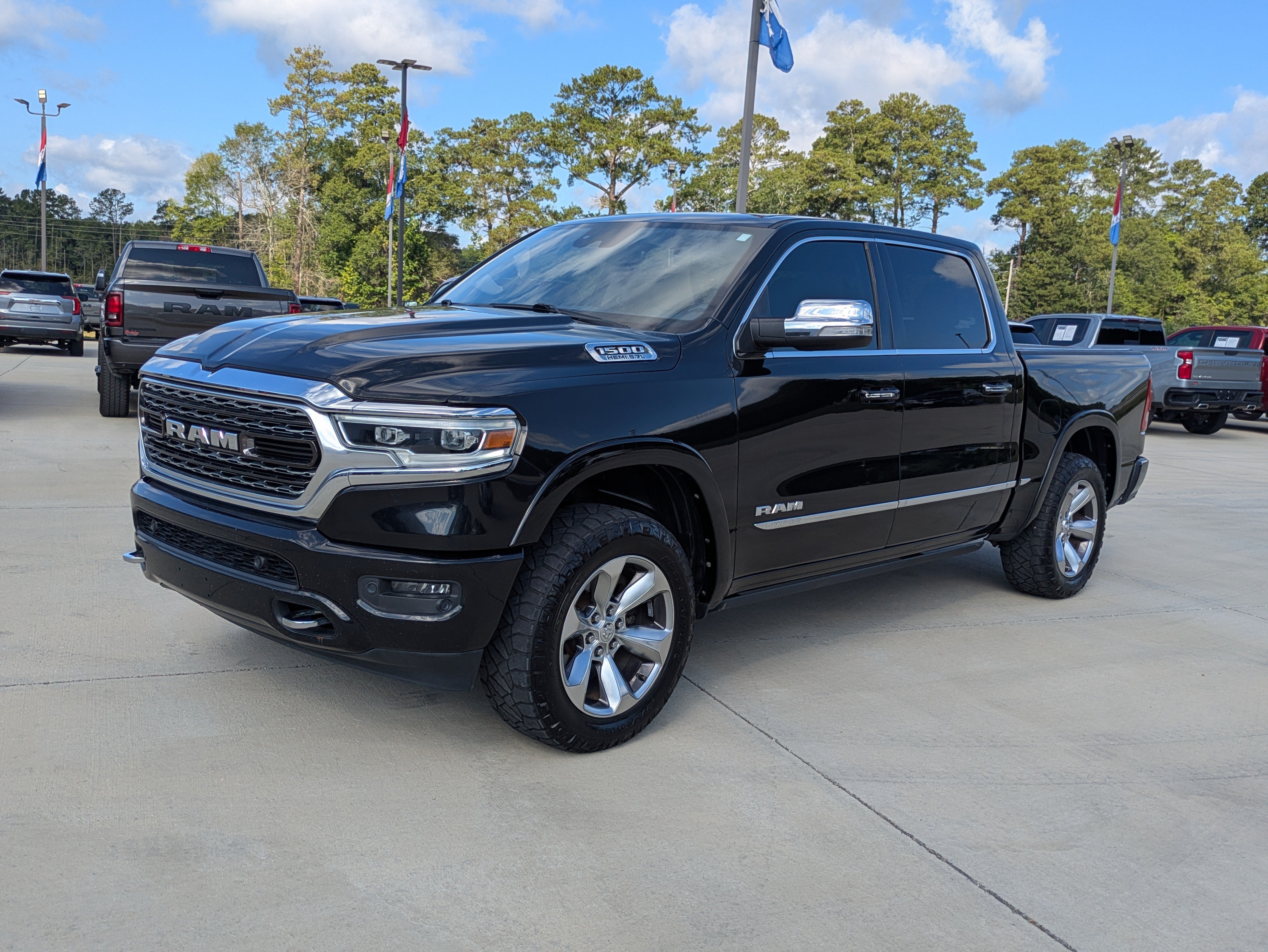 Used 2019 RAM 1500 Limited w/ Advanced Safety Group AWD/4WD video 1