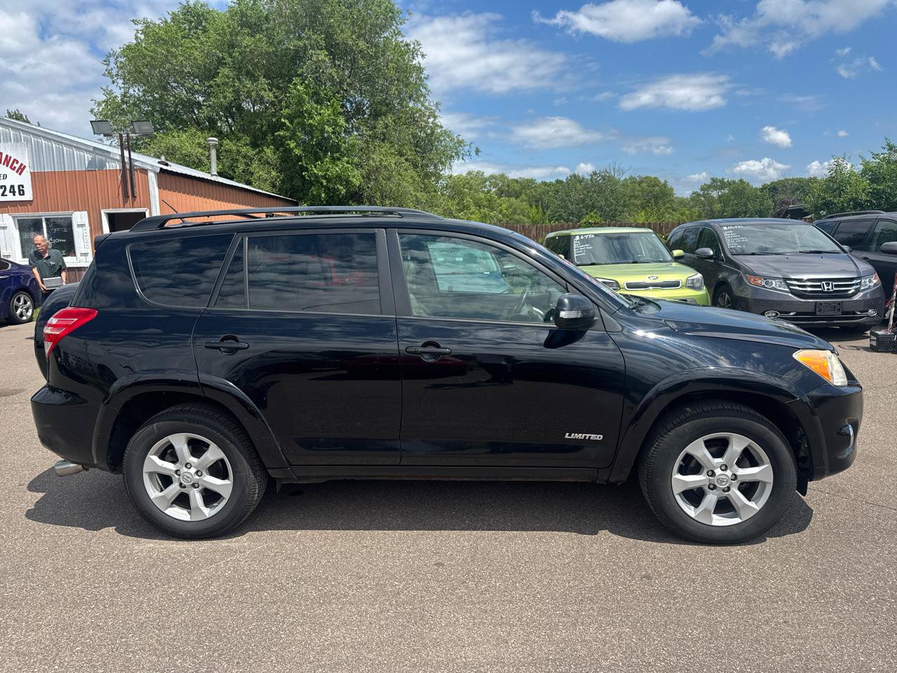 Used 2011 Toyota RAV4 Limited w/ Limited Extra Value Pkg AWD/4WD image 4