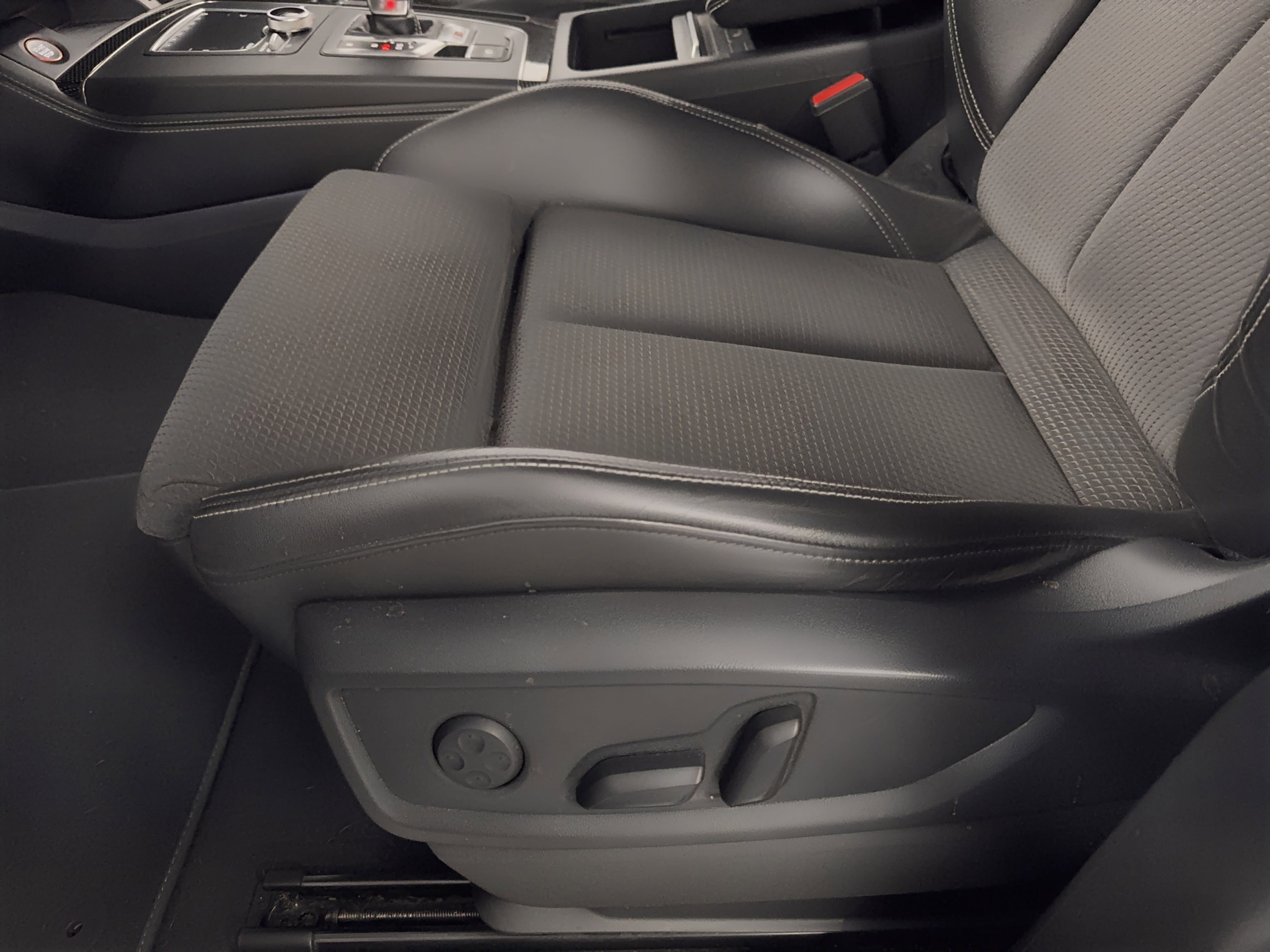 Used 2019 Audi SQ5 Premium Plus w/ Premium Plus Package image 16